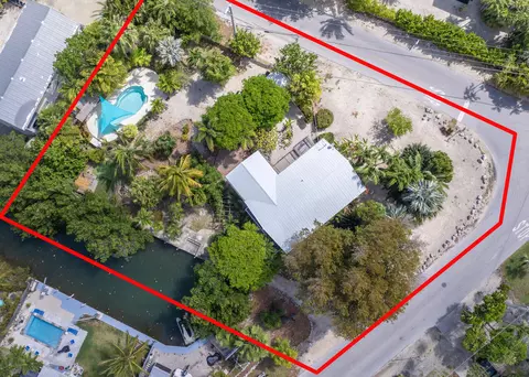 22777 Jolly Roger Dr, Summerland Key, FL 33042