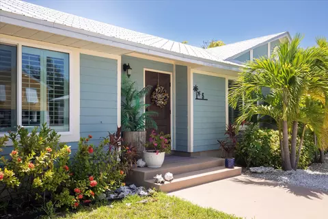 Exterior - 5 Emerald Dr, Key West, FL 33040 photo 2 of 13