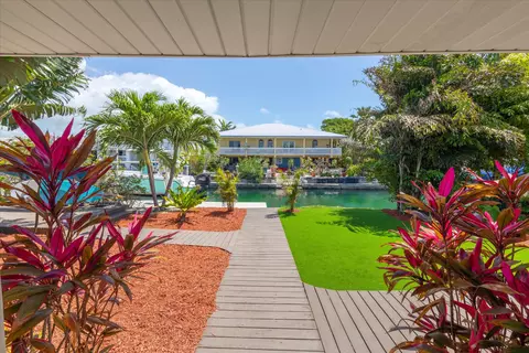 Exterior - 5 Emerald Dr, Key West, FL 33040 photo 4 of 13