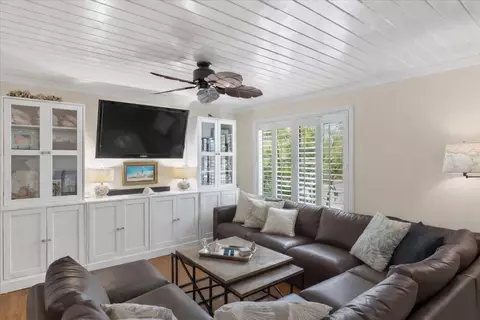Living - 5 Emerald Dr, Key West, FL 33040 photo 2 of 4