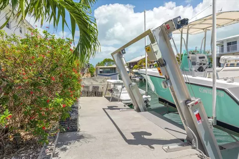 Exterior - 5 Emerald Dr, Key West, FL 33040 photo 11 of 13