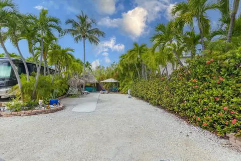 2950 Overseas Hwy # 33, Saddle Bunch, FL 33040