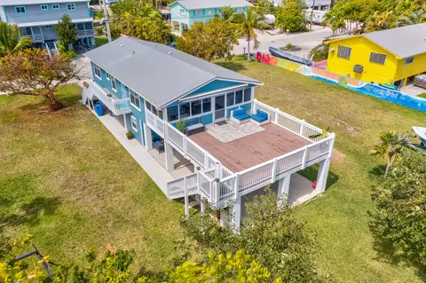 937 Loggerhead Ln, Sugarloaf, FL 33042