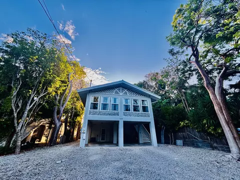 1033 Valencia Rd, Key Largo, FL 33037