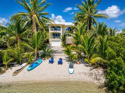 23941 Henry St, Summerland Key, FL 33042
