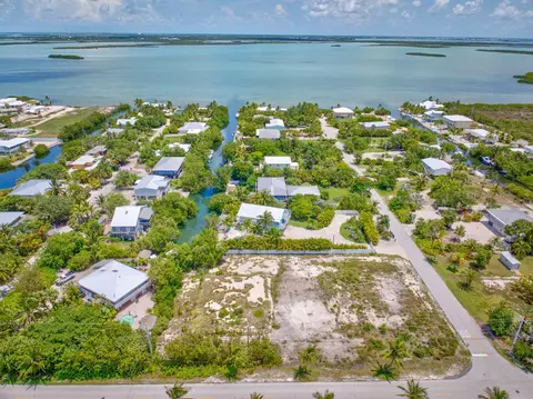 17215 Keystone Rd, Sugarloaf, FL 33042