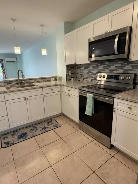 2601 S Roosevelt Blvd #207C, Key West, FL 33040