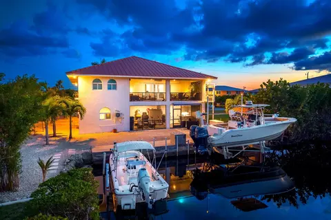 30363 Flamingo Ln, Big Pine Key, FL 33043