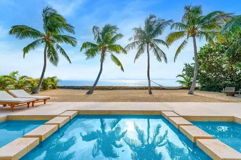 60 Ocean Front Dr, Key Largo, FL 33037