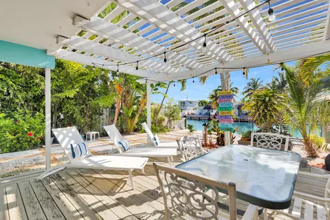 190 10th St #190, Key Colony Beach, FL 33051