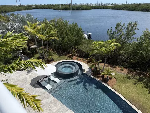 Exterior - 29 Key Haven Rd, Key West, FL 33040 photo 7 of 22