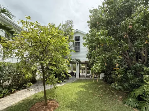 Exterior - 29 Key Haven Rd, Key West, FL 33040 photo 10 of 22