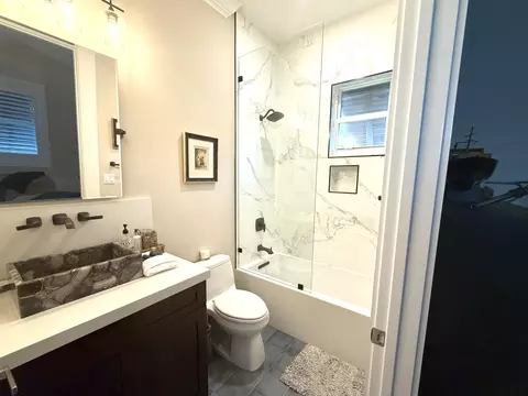Bath - 29 Key Haven Rd, Key West, FL 33040 photo 3 of 9