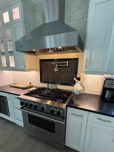 Kitchen - 29 Key Haven Rd, Key West, FL 33040 photo 7 of 9
