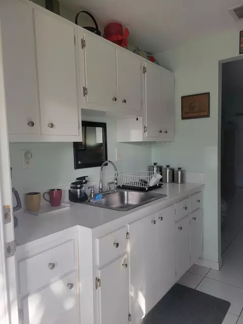 Kitchen - 331 Ave F, Key West, FL 33040 photo 2 of 2