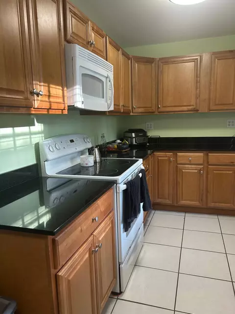 Kitchen - 331 Ave F, Key West, FL 33040 photo 1 of 2