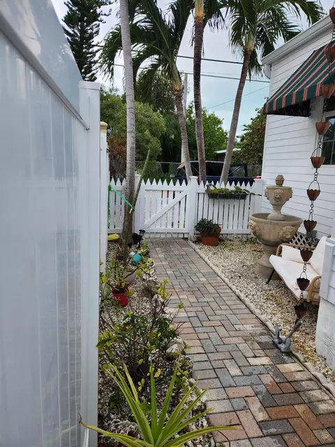 Exterior - 331 Ave F, Key West, FL 33040 photo 1 of 6
