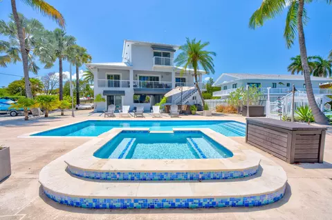 437 Laguna Ave, Key Largo, FL 33037