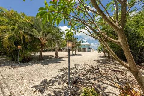 Exterior - 58121 Morton St, Marathon, FL 33050 photo 3 of 18
