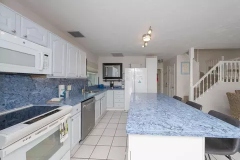 Kitchen - 58121 Morton St, Marathon, FL 33050 photo 6 of 8