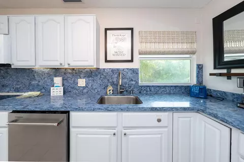 Kitchen - 58121 Morton St, Marathon, FL 33050 photo 7 of 8