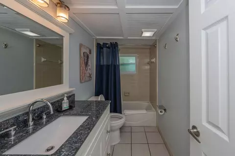 Bath - 58121 Morton St, Marathon, FL 33050 photo 1 of 8