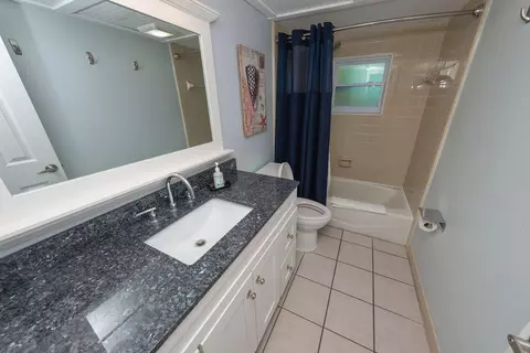 Bath - 58121 Morton St, Marathon, FL 33050 photo 2 of 8