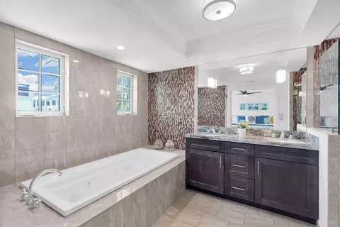 Bath - 119 Simonton St, Key West, FL 33040 photo 3 of 5