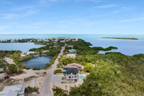 View/Area - 199 Stirrup Key Blvd, Marathon, FL 33050 photo 2 of 4