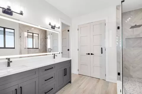 Bath - 199 Stirrup Key Blvd, Marathon, FL 33050 photo 1 of 7