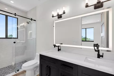Bath - 199 Stirrup Key Blvd, Marathon, FL 33050 photo 6 of 7