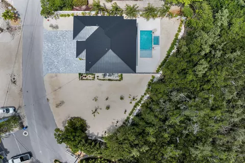 View/Area - 199 Stirrup Key Blvd, Marathon, FL 33050 photo 3 of 4