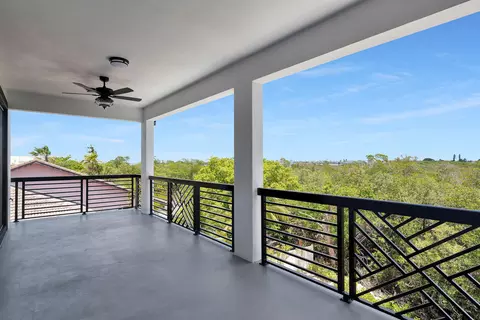 Exterior - 199 Stirrup Key Blvd, Marathon, FL 33050 photo 6 of 8