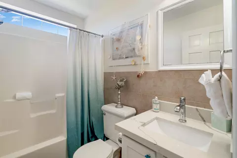 Bath - 720 Boyd Dr, Key Largo, FL 33037 photo 3 of 3