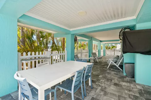 Exterior - 720 Boyd Dr, Key Largo, FL 33037 photo 4 of 8