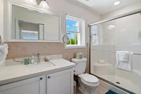 Bath - 720 Boyd Dr, Key Largo, FL 33037 photo 2 of 3