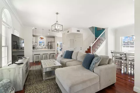 Living - 720 Boyd Dr, Key Largo, FL 33037 photo 2 of 3