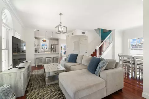 Living - 720 Boyd Dr, Key Largo, FL 33037 photo 2 of 3