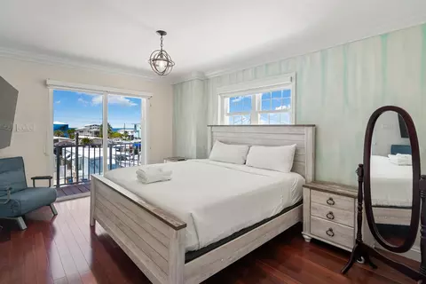 Bedroom - 720 Boyd Dr, Key Largo, FL 33037 photo 3 of 6