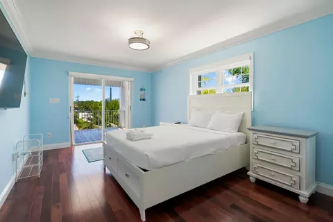 Bedroom - 720 Boyd Dr, Key Largo, FL 33037 photo 5 of 6