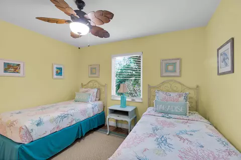 Bedroom - 29114 Cedar Dr, Big Pine Key, FL 33043 photo 5 of 6