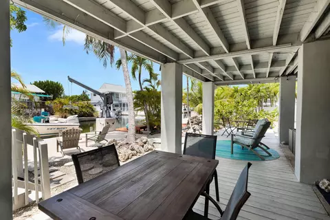 Exterior - 29114 Cedar Dr, Big Pine Key, FL 33043 photo 14 of 20