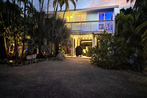 Exterior - 29114 Cedar Dr, Big Pine Key, FL 33043 photo 3 of 20