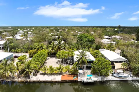View/Area - 29114 Cedar Dr, Big Pine Key, FL 33043 photo 3 of 6