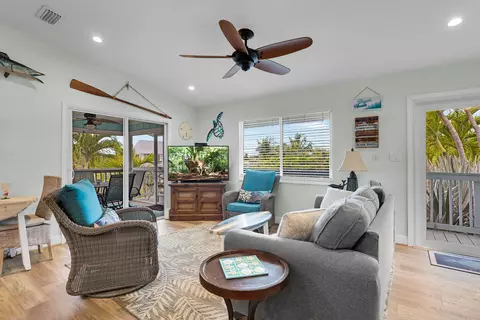 Living - 29114 Cedar Dr, Big Pine Key, FL 33043 photo 2 of 3