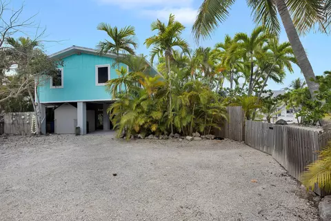 Exterior - 29114 Cedar Dr, Big Pine Key, FL 33043 photo 4 of 20