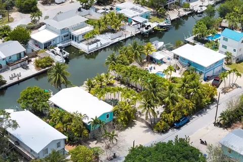 View/Area - 29114 Cedar Dr, Big Pine Key, FL 33043 photo 2 of 6