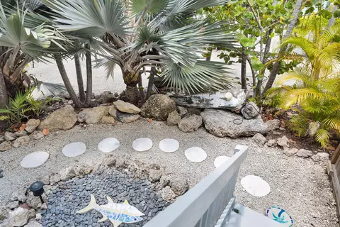 Exterior - 29114 Cedar Dr, Big Pine Key, FL 33043 photo 10 of 20