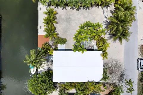 View/Area - 29114 Cedar Dr, Big Pine Key, FL 33043 photo 4 of 6