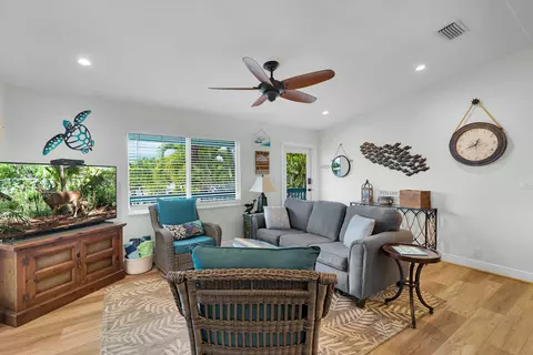 Living - 29114 Cedar Dr, Big Pine Key, FL 33043 photo 1 of 3